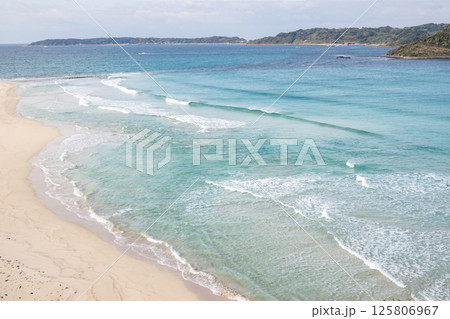 山口県の観光地、角島大橋 125806967