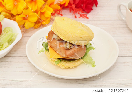 チキンバーガー チキンバーガー 125807242