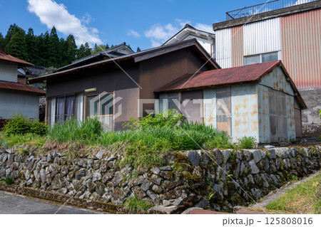 日本の兵庫県養父市の古くてとても美しい建物 125808016