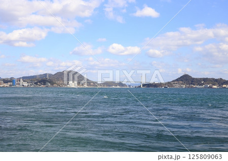 巌流島から見た関門橋 (山口, 福岡) 125809063