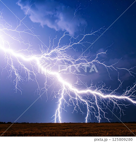 稲妻　雷　落雷　イラスト 125809280
