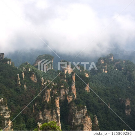 武陵源の風景 125809286