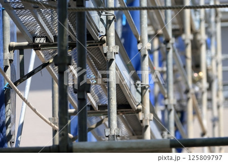 戸建て住宅の外部足場 125809797