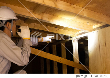 住宅の点検　調査　診断イメージ 125810030