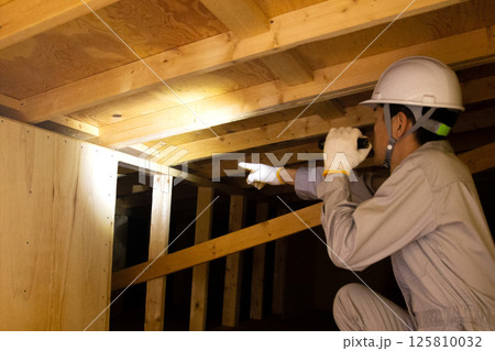 住宅の点検　調査　診断イメージ 125810032