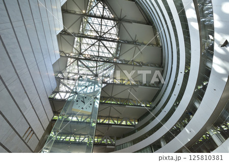 アクロス福岡　シンフォニーホール　国際会議場　福岡のランドマーク 125810381