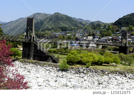 南木曽町のつり橋 125812875