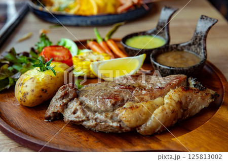 Banquet, Barbecue - Meal, Beef, Burnt, Close-up 125813002