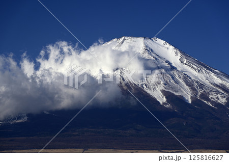 2月、朝の富士山 (撮影地:山中湖、長池親水公園付近) 2月、朝の富士山 (撮影地:山中湖、長池親水公園付近) 125816627