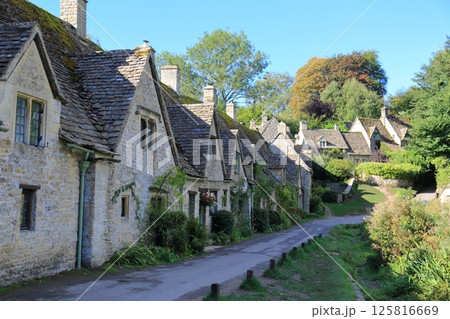 コッツウォルズの風景（Bibury） 125816669