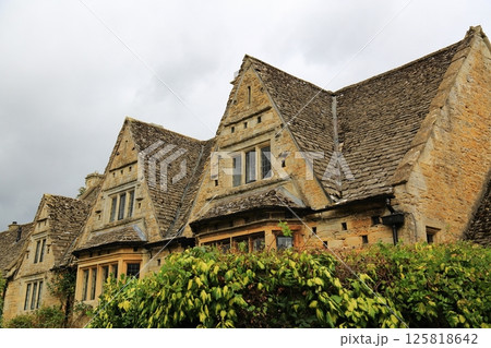 コッツウォルズの風景（Bourton-on-the-Water） 125818642