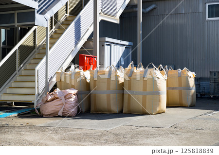 コンテナバック置場 コンテナバック置場 125818839