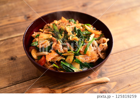 豚キムチスタミナ丼 125819259