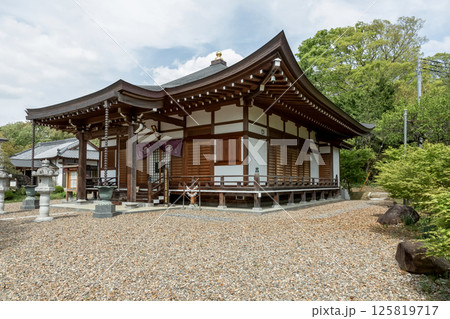 新緑に抱かれる筑波山 一乗院 真福寺本堂 新緑に抱かれる筑波山 一乗院 真福寺本堂 125819717