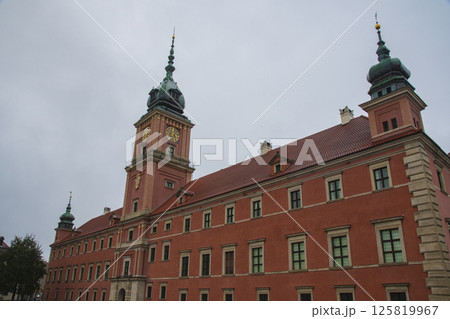 ポーランドの首都の街並み ポーランドの首都の街並み 125819967