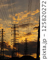 送電線と夕焼け空 3312001 125820272