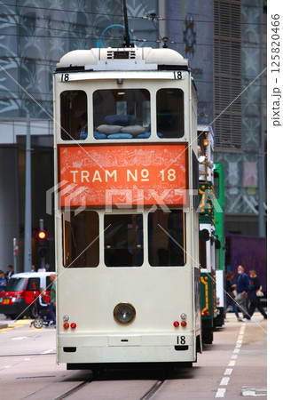 香港の庶民の足「トラム」(路面電車)英国植民地時代から走り続ける香港庶民の足 香港の庶民の足「トラム」(路面電車)英国植民地時代から走り続ける香港庶民の足 125820466