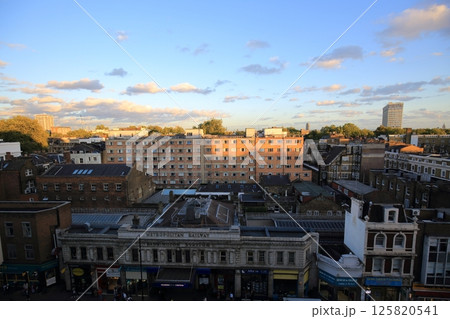 夕暮れのロンドン市内（Paddington） 125820541