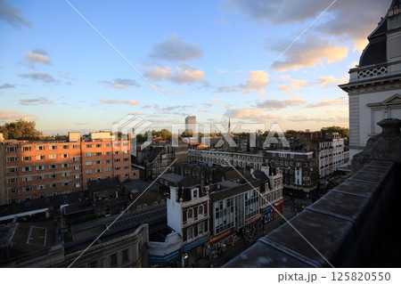 夕暮れのロンドン市内（Paddington） 125820550
