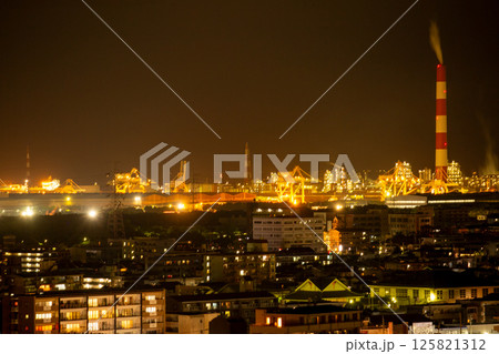 大分臨海コンビナートの夜景 125821312