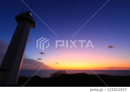 夕暮れ時の沢埼灯台 夕暮れ時の沢埼灯台 125822837