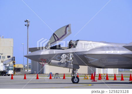 山口県岩国基地のF-35戦闘機 山口県岩国基地のF-35戦闘機 125823128