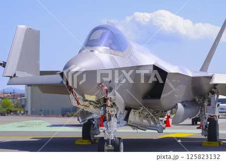 山口県岩国基地のF-35戦闘機 125823132