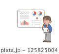 図を使って発表をする男子学生 125825004