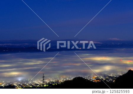 西蔵王展望から眺める山形の雲海夜景 125825593