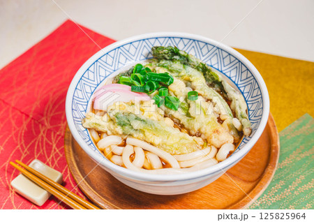 山菜の天ぷらうどん 125825964