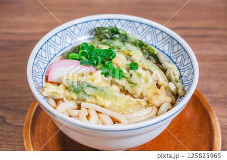 山菜の天ぷらうどん 125825965