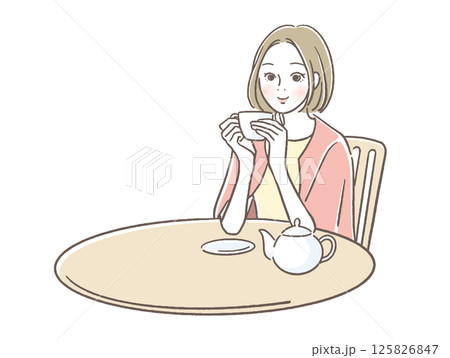 お茶を飲む女性 125826847