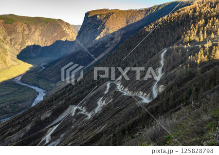 Katu-Yaryk pass to the Chulyshman River valley Katu-Yaryk pass to the Chulyshman River valley 125828798