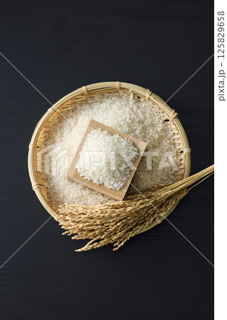 升に盛ったお米 升に盛ったお米 125829658