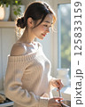料理中の女性 125833159