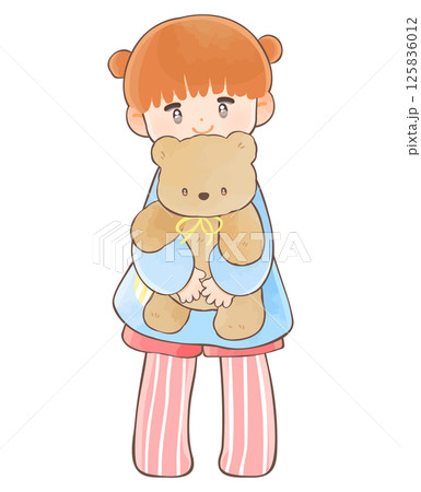 クマのぬいぐるみを抱っこする園児　女の子 125836012