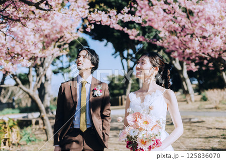桜と前撮りウェディング撮影 125836070