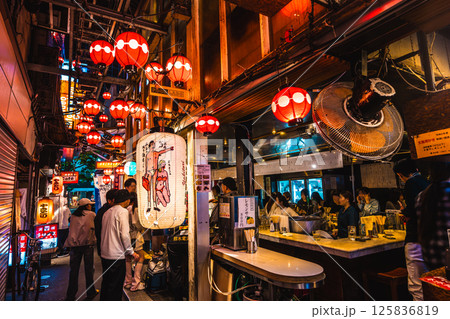 《東京都》吉祥寺・ハモニカ横丁 《東京都》吉祥寺・ハモニカ横丁 125836819