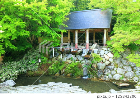 【佐賀県】伊万里鍋島焼 大川内山の唐臼小屋 125842200