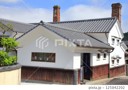 【佐賀県】快晴の伊万里鍋島焼 大川内山の町並み（藩窯坂） 125842202