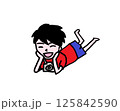寝転がって笑うカメラ小僧 125842590