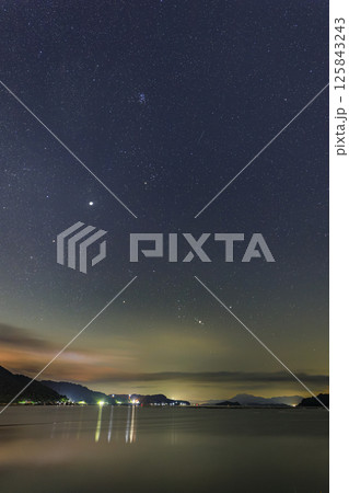 瀬戸内の秋の星景　昇るオリオン座とおうし座 125843243