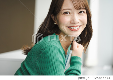 若々しいミドル世代のキャリアウーマン 125843653