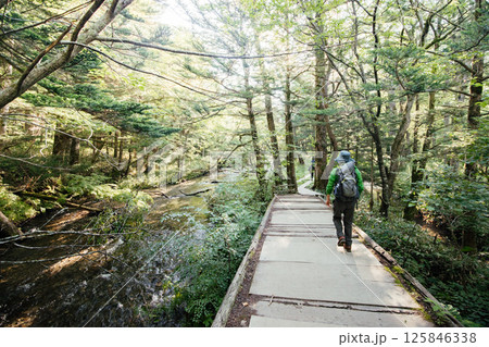 ＜長野＞上高地　トレッキング 125846338