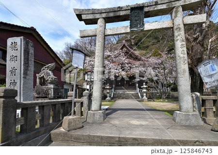 温泉津温泉の町並み　龍御前神社　島根県大田市 125846743