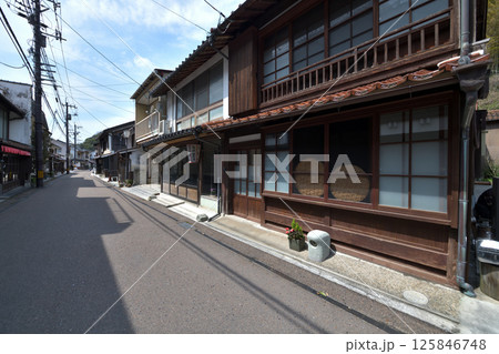 温泉津温泉の町並み 温泉と歴史の町 島根県大田市 温泉津温泉の町並み 温泉と歴史の町 島根県大田市 125846748