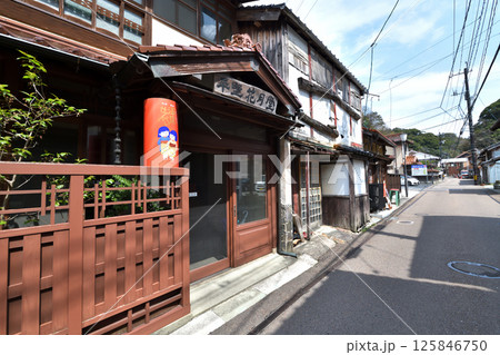 温泉津温泉の町並み　温泉と歴史の町　島根県大田市 125846750