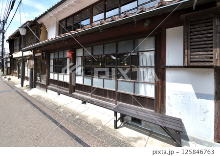温泉津温泉の町並み 温泉と歴史の町 島根県大田市 温泉津温泉の町並み 温泉と歴史の町 島根県大田市 125846763