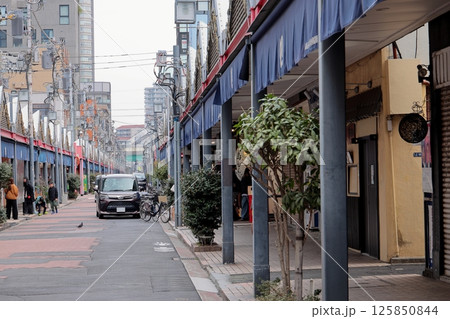 東京都市風景 月島もんじゃストリート 東京都市風景 月島もんじゃストリート 125850844