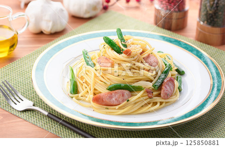 いんげんとウインナーのペペロンチーノパスタ いんげんとウインナーのペペロンチーノパスタ 125850881